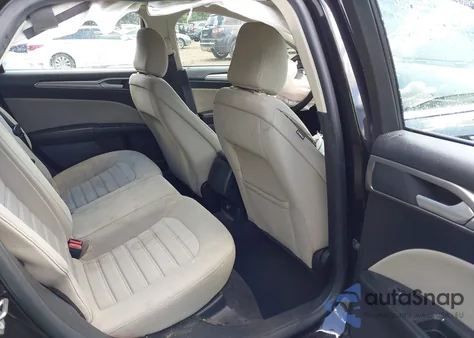 2020 Ford Fusion S z USA, uszkodzony, nr VIN 3FA6P0G79LR232986